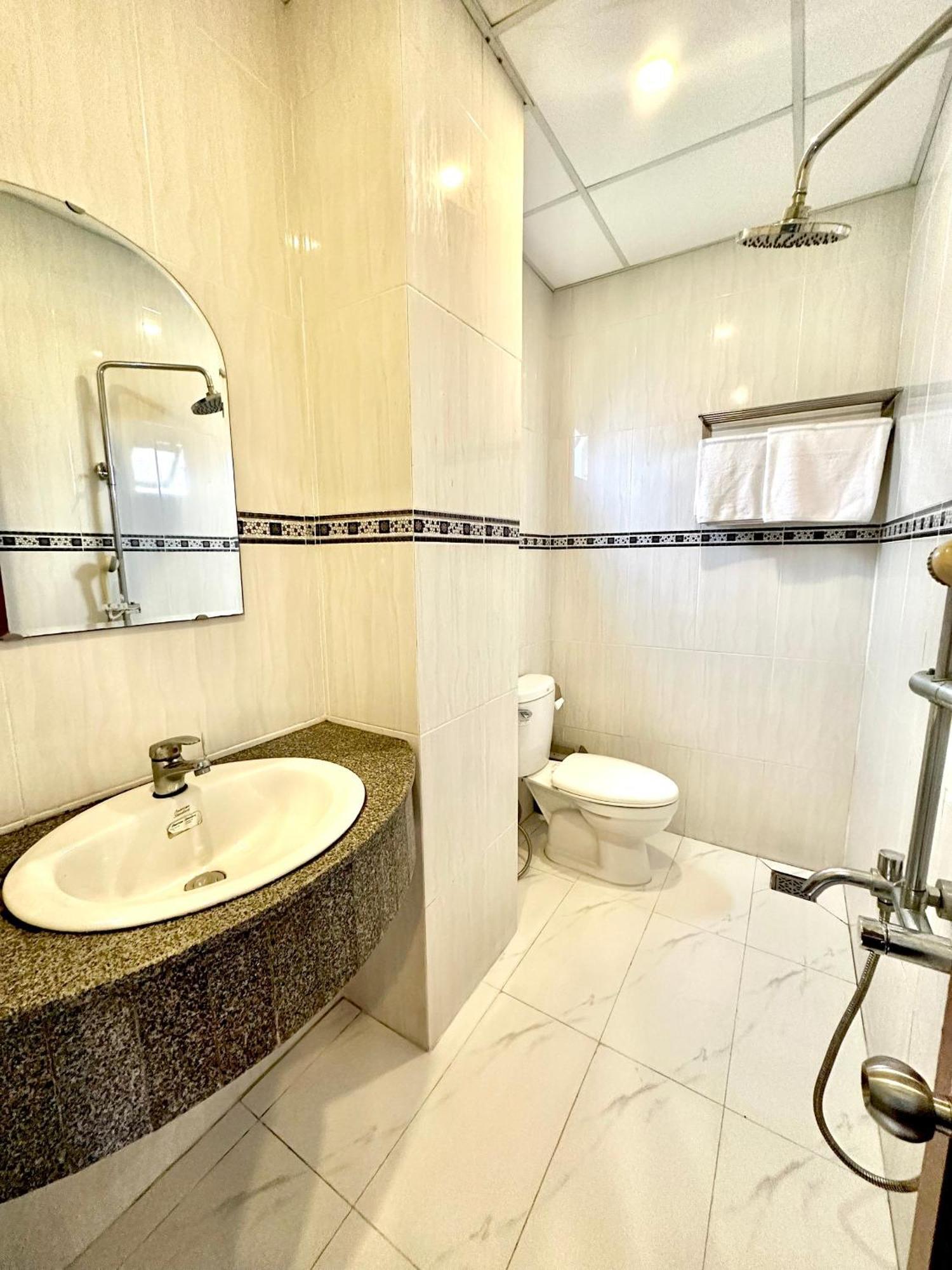 Aha Bliss Boutique Saigon Hotel